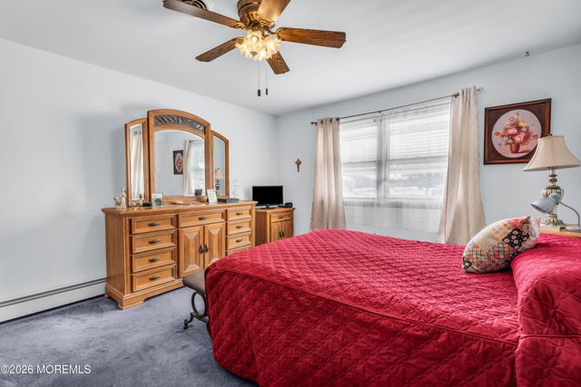 119 Edgewater Court, Toms River, NJ 08757