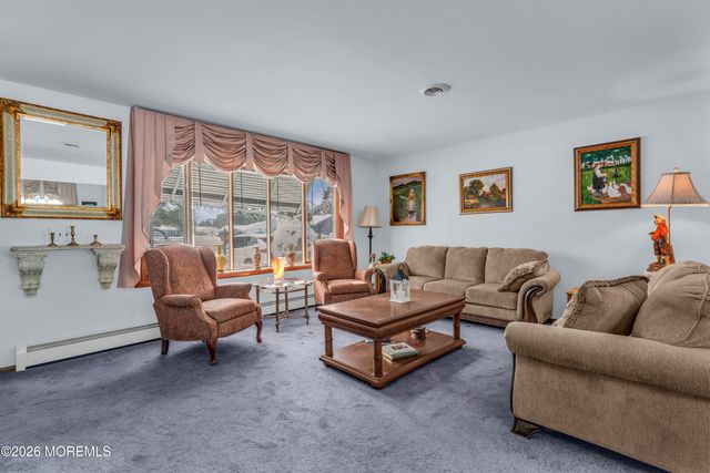 119 Edgewater Court, Toms River, NJ 08757