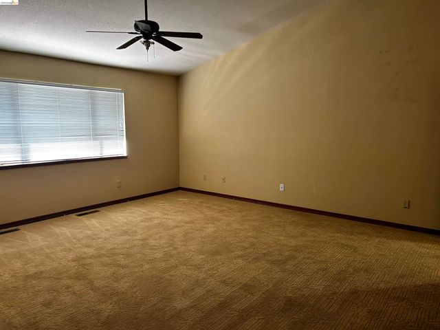 5593 Drakes Dr, Discovery Bay, CA 94505