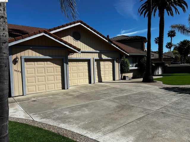 5593 Drakes Dr, Discovery Bay, CA 94505