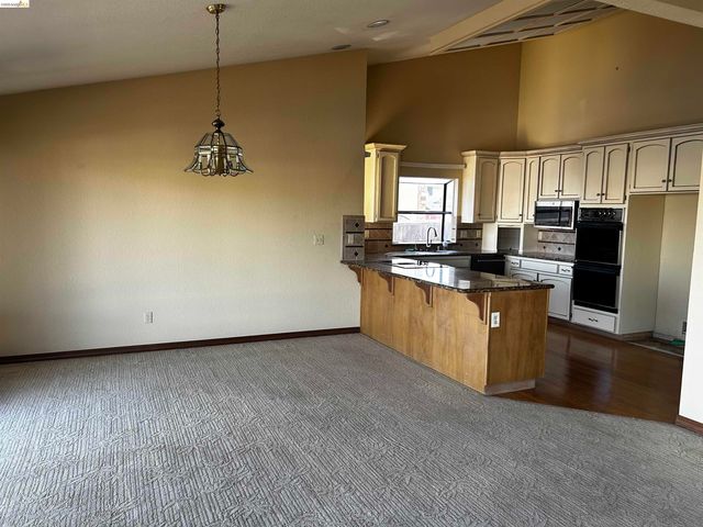 5593 Drakes Dr, Discovery Bay, CA 94505