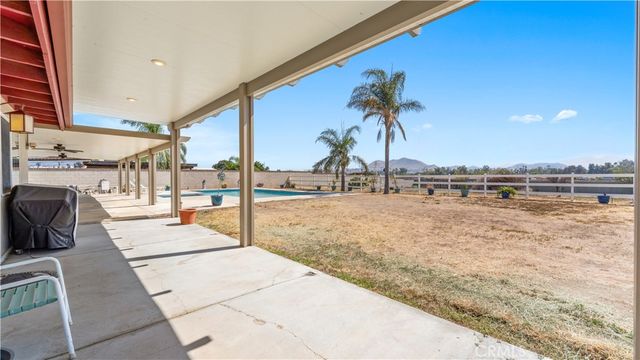 11658 Del Sur, Jurupa Valley, CA 91752