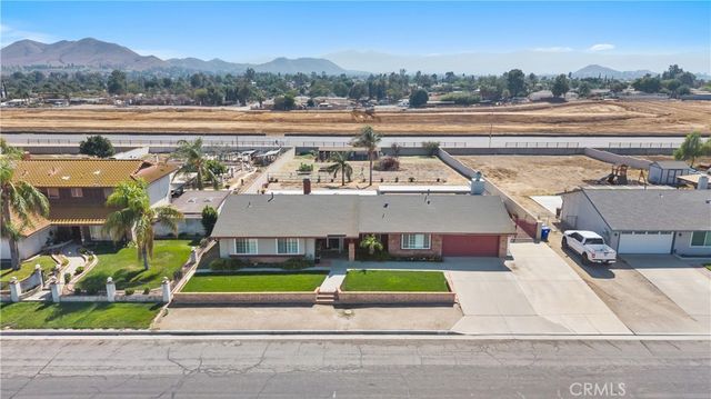 11658 Del Sur, Jurupa Valley, CA 91752