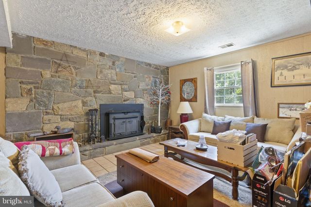 37580 ASHER RD, Mechanicsville, MD 20659