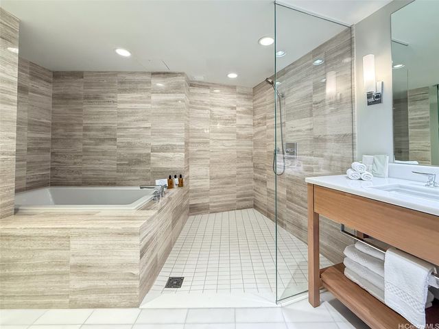 2139 Kuhio Avenue 2306, Honolulu, HI 96815