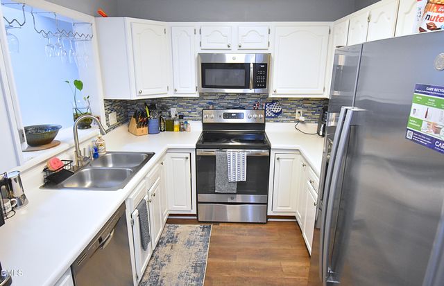 314 Riverwalk Circle, Cary, NC 27511