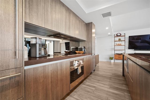 801 S Miami Ave 3601, Miami, FL 33130