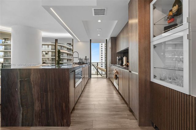 801 S Miami Ave 3601, Miami, FL 33130