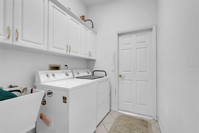 8003 BELSHIRE DRIVE, Orlando, FL 32835