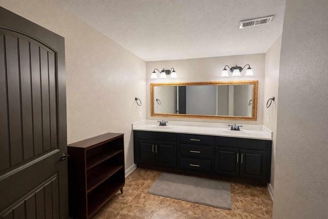 6843 Village Lake Circle, Chattanooga, TN 37412