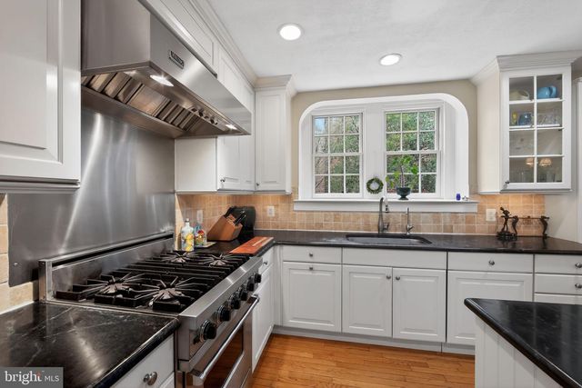 306 WINDSOR AVE, Wayne, PA 19087