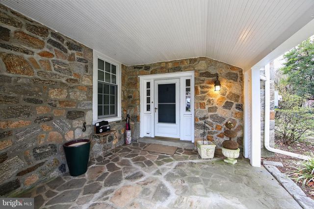 306 WINDSOR AVE, Wayne, PA 19087