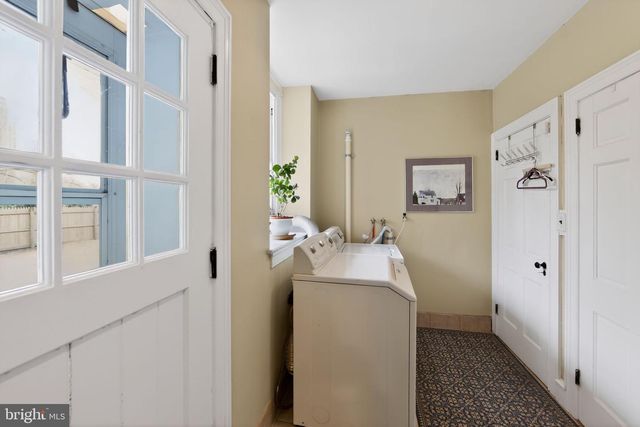 306 WINDSOR AVE, Wayne, PA 19087