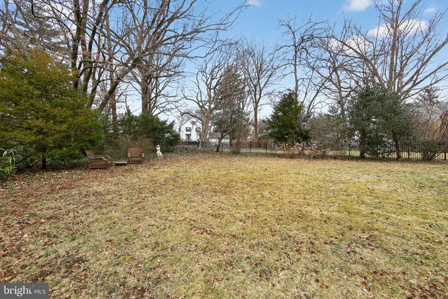 306 WINDSOR AVE, Wayne, PA 19087