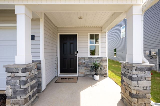 109 Evergreen Cir, Rossville, GA 30741