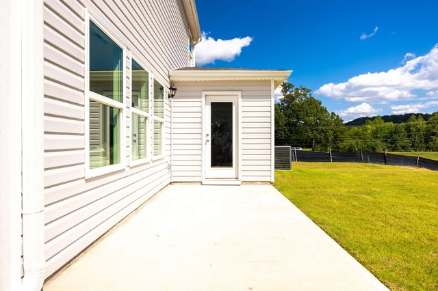 109 Evergreen Cir, Rossville, GA 30741