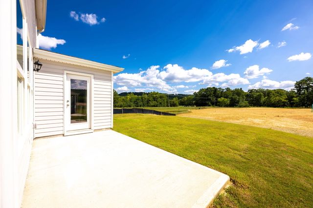 109 Evergreen Cir, Rossville, GA 30741