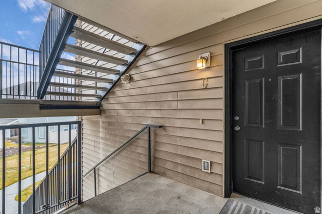 Image 4 of property listing at 1441 W WESTBURY #G WAY #2, Lehi, UT 84043