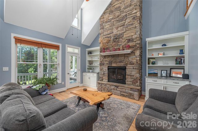 48 Duncan Estate Drive, Fletcher, NC 28732