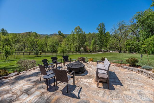 48 Duncan Estate Drive, Fletcher, NC 28732