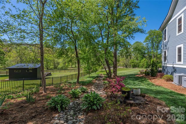 48 Duncan Estate Drive, Fletcher, NC 28732