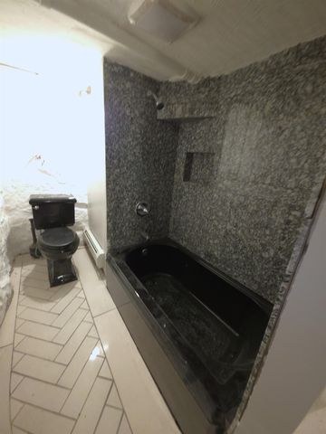 729 Pine Street, Manchester, NH 03104