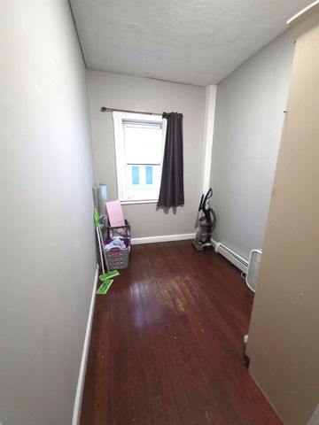 729 Pine Street, Manchester, NH 03104