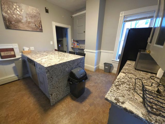 729 Pine Street, Manchester, NH 03104