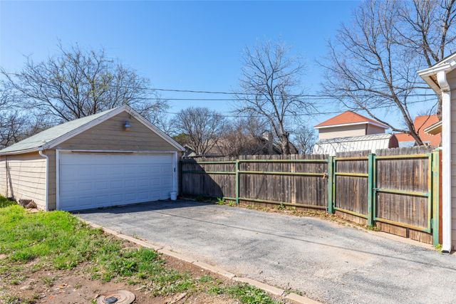 2433 S 11th Street, Abilene, TX 79605