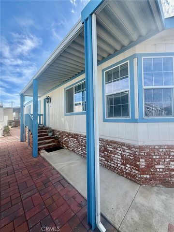 Wart Ward Street 82, Huntington Beach, CA 92646