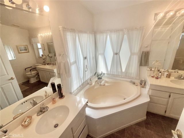 Wart Ward Street 82, Huntington Beach, CA 92646