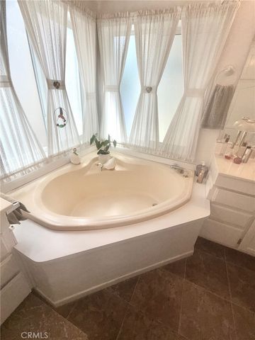 Wart Ward Street 82, Huntington Beach, CA 92646
