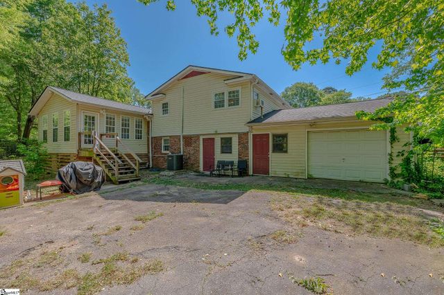 100 Woodburn Drive, Taylors, SC 29687