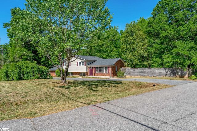 100 Woodburn Drive, Taylors, SC 29687