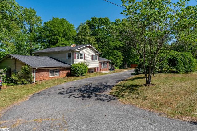 100 Woodburn Drive, Taylors, SC 29687