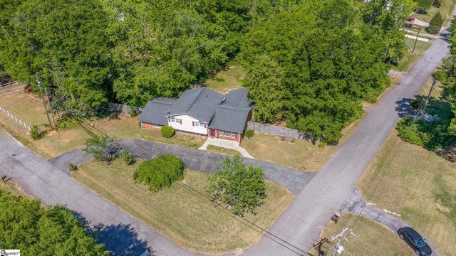 100 Woodburn Drive, Taylors, SC 29687