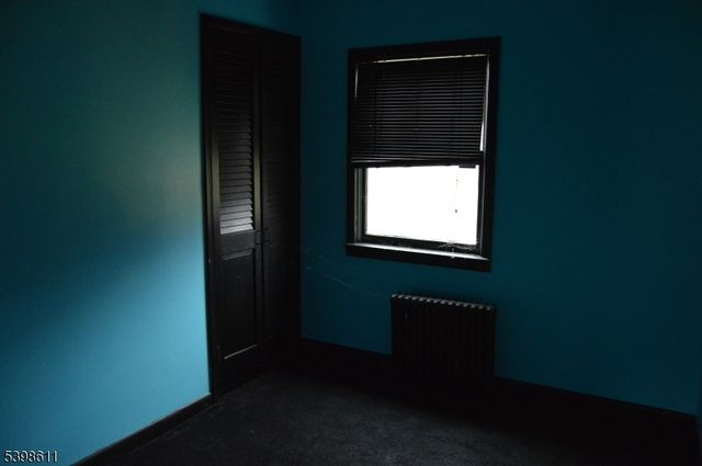 92 Oak Grove Rd, Raritan Twp., NJ 08822