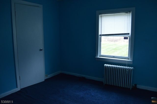 92 Oak Grove Rd, Raritan Twp., NJ 08822