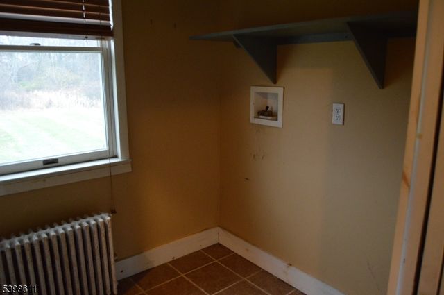 92 Oak Grove Rd, Raritan Twp., NJ 08822