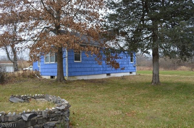 92 Oak Grove Rd, Raritan Twp., NJ 08822