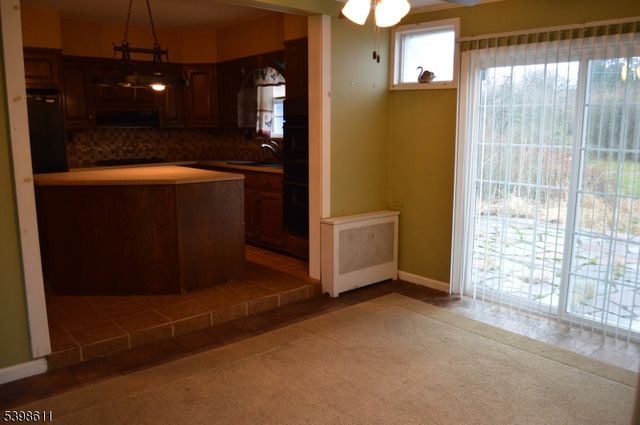 92 Oak Grove Rd, Raritan Twp., NJ 08822