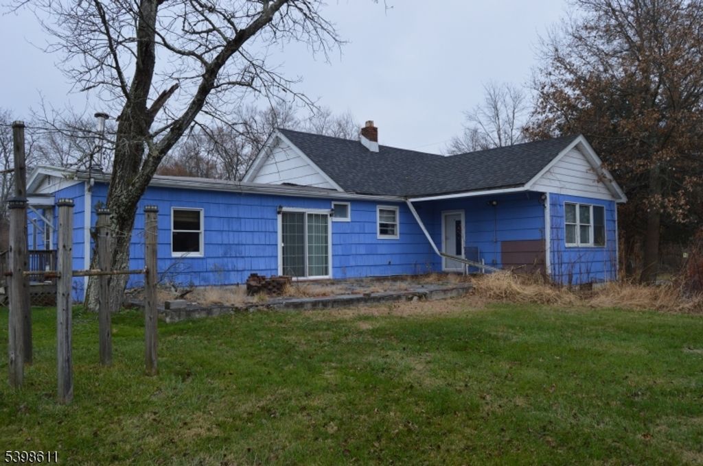 92 Oak Grove Rd, Raritan Twp., NJ 08822