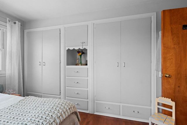 2012 WOODROW WAY, Green Bay, WI 54301