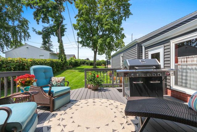 2012 WOODROW WAY, Green Bay, WI 54301