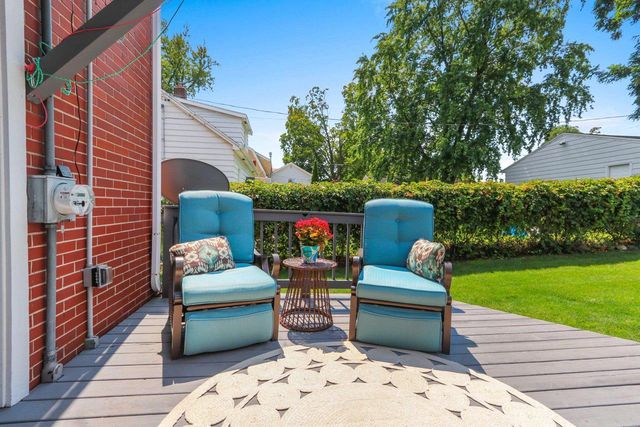 2012 WOODROW WAY, Green Bay, WI 54301