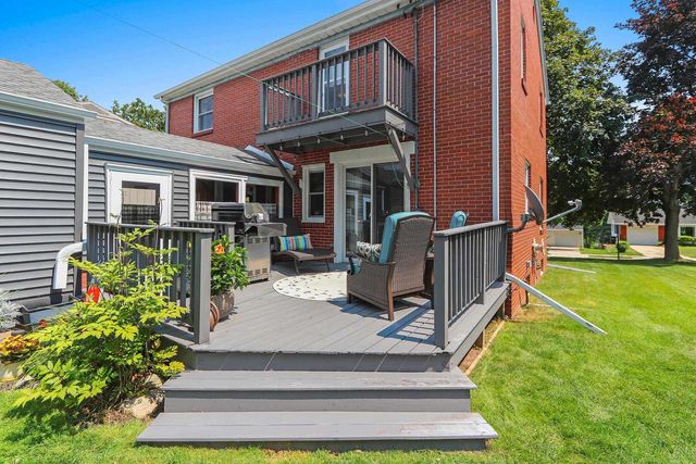 2012 WOODROW WAY, Green Bay, WI 54301