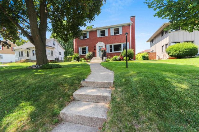2012 WOODROW WAY, Green Bay, WI 54301