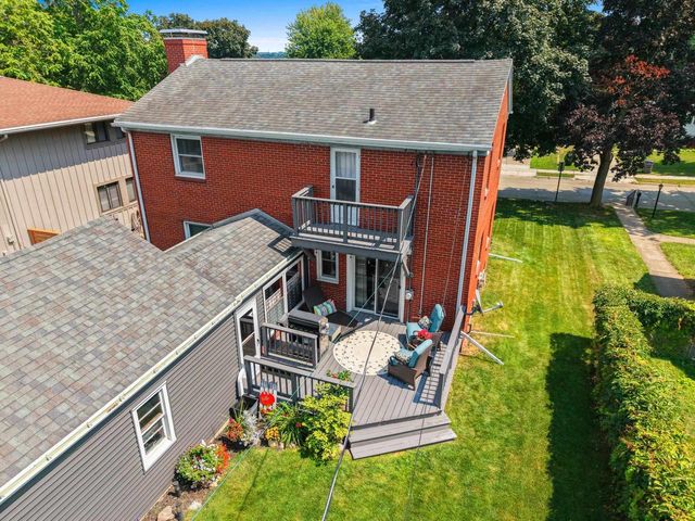 2012 WOODROW WAY, Green Bay, WI 54301