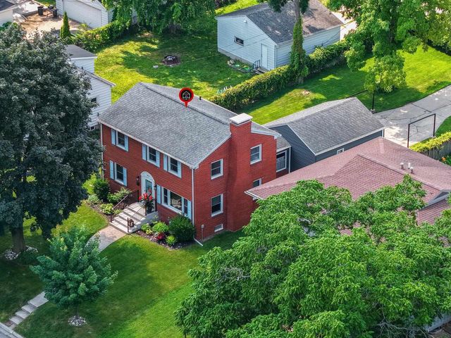 2012 WOODROW WAY, Green Bay, WI 54301