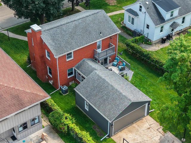 2012 WOODROW WAY, Green Bay, WI 54301